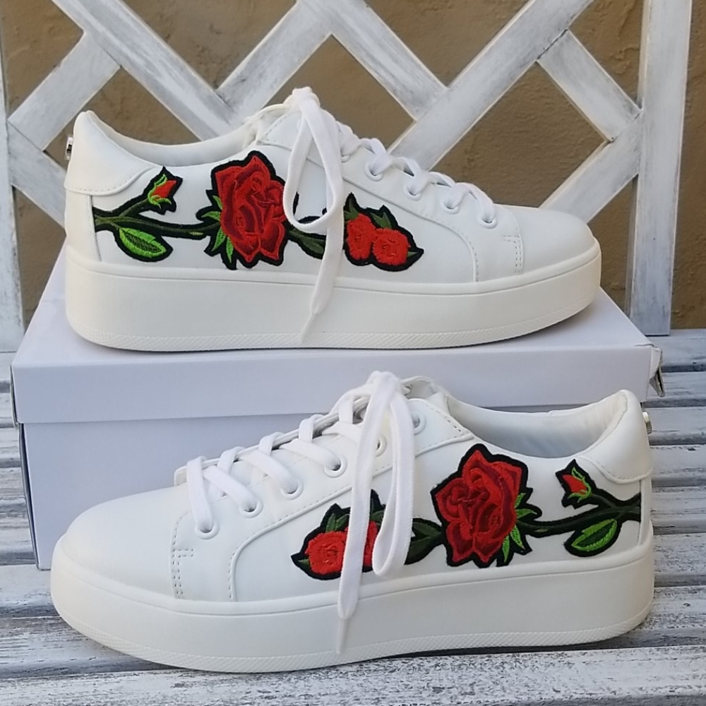 Steve Madden Bertie Sneaker Size 8.5M
